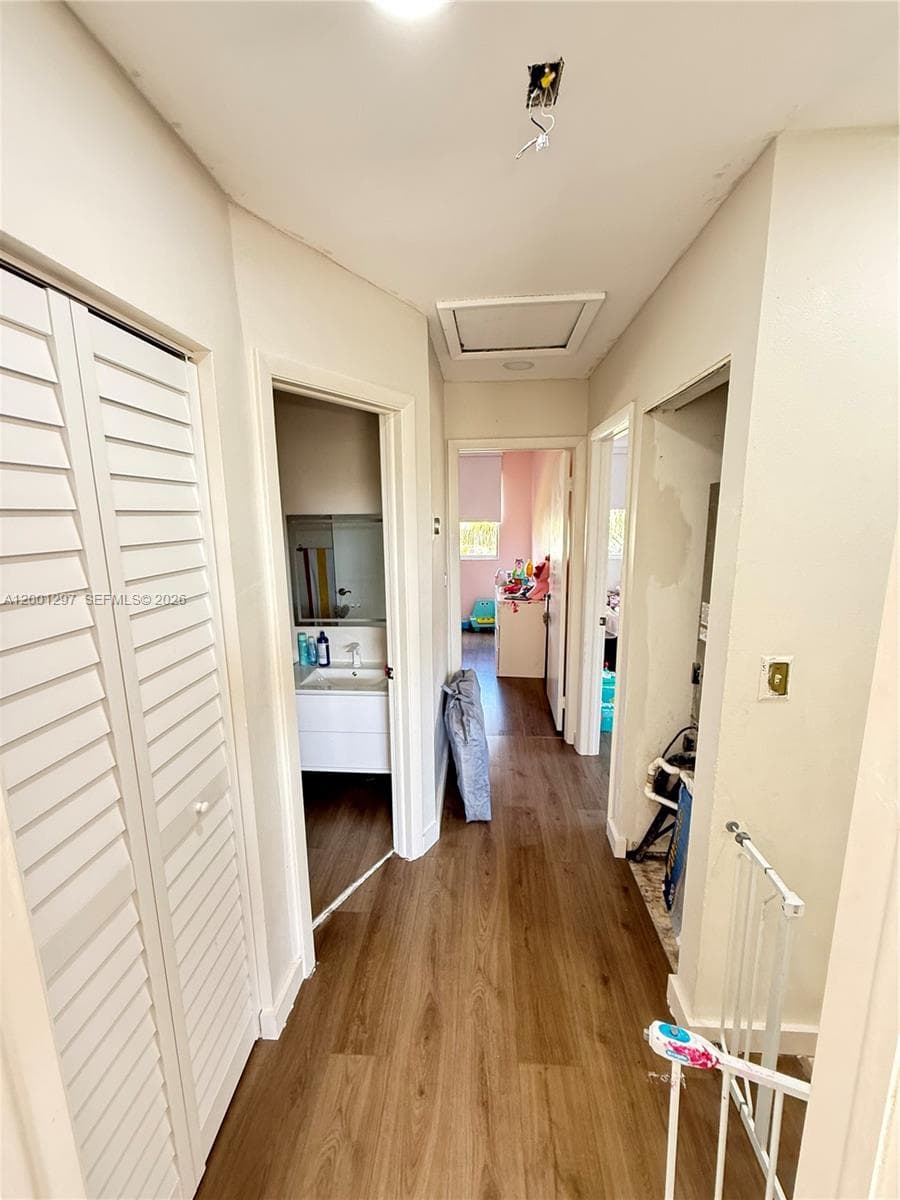 18318 NW 61st Ct, Hialeah FL 33015 — 27