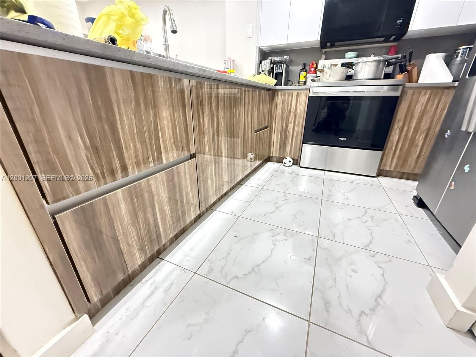18318 NW 61st Ct, Hialeah FL 33015 — 34