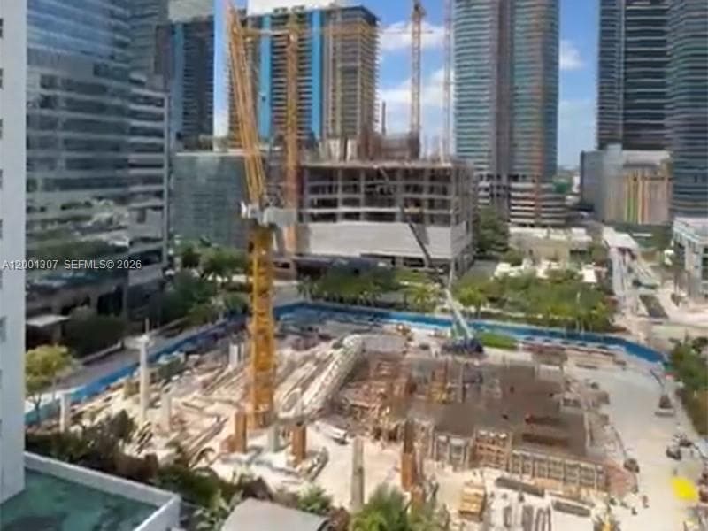 170 SE 14 ST # 1507, Miami FL 33131 — 10
