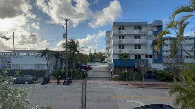 7830 Dickens Ave # 203, Miami Beach FL 33141 — 16