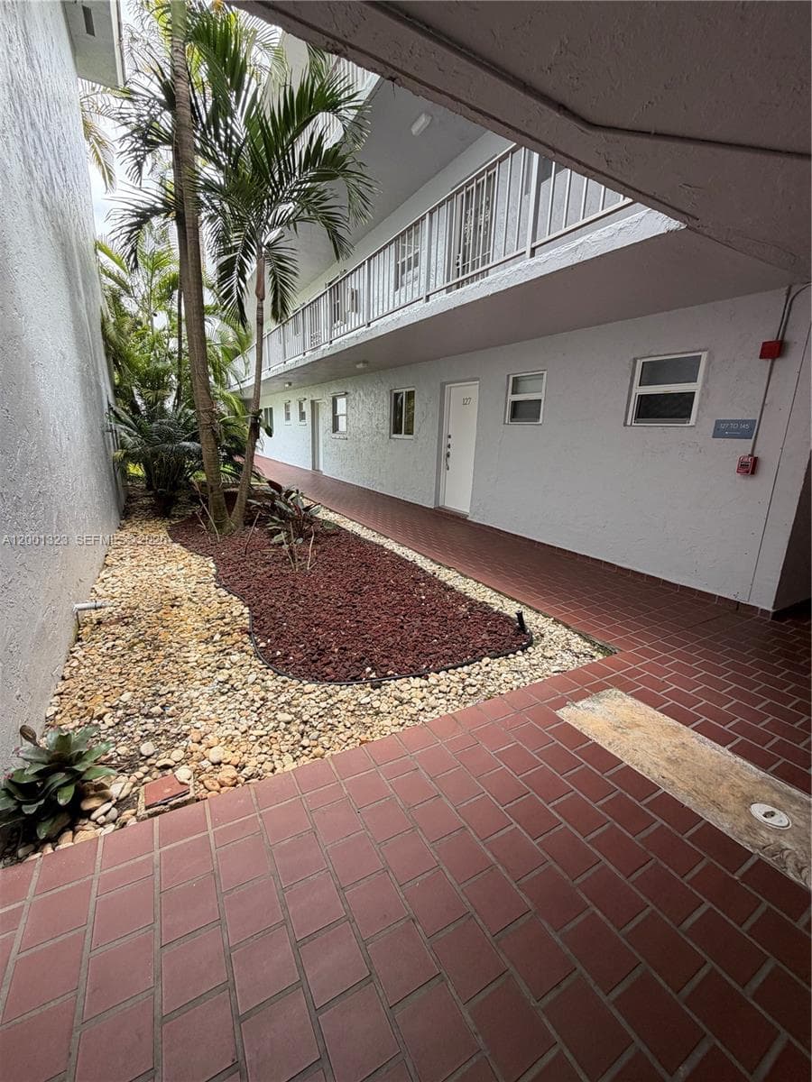 100 Edgewater Dr # 127, Coral Gables FL 33133 — 3