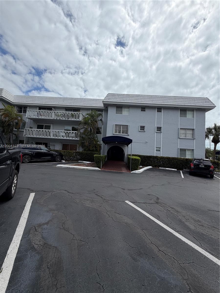 100 Edgewater Dr # 127, Coral Gables FL 33133 — 1