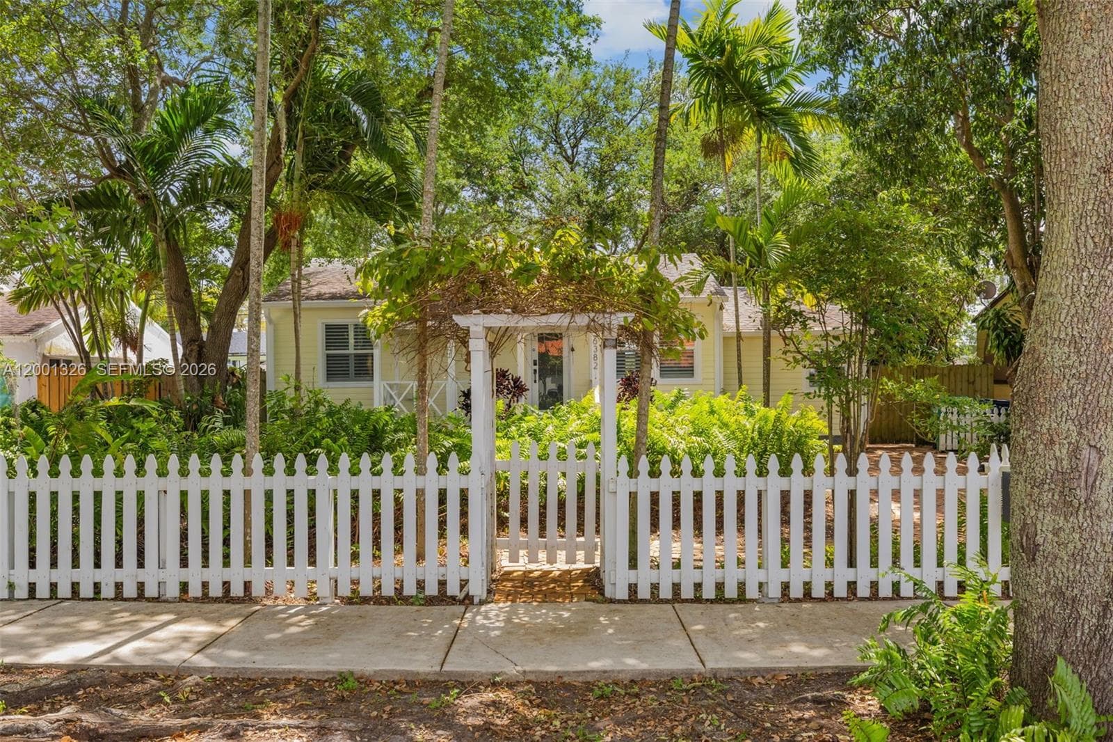 6382 SW 38th St, Miami FL 33155 — 2