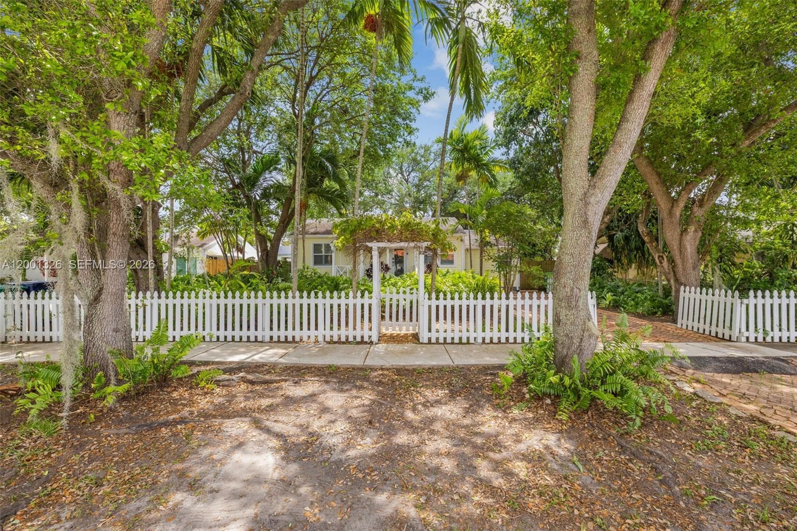 6382 SW 38th St, Miami FL 33155 — 1