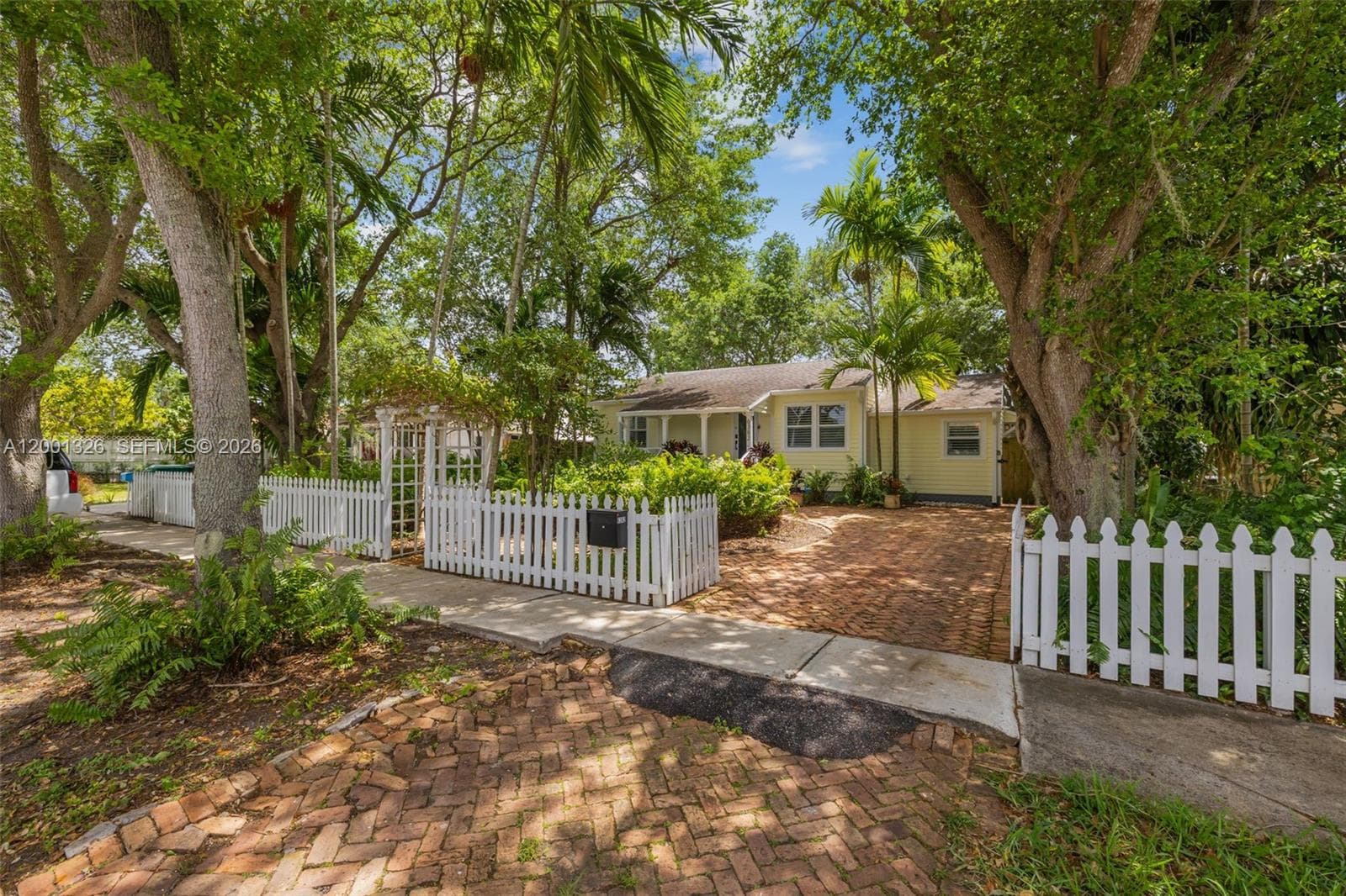 6382 SW 38th St, Miami FL 33155 — 4