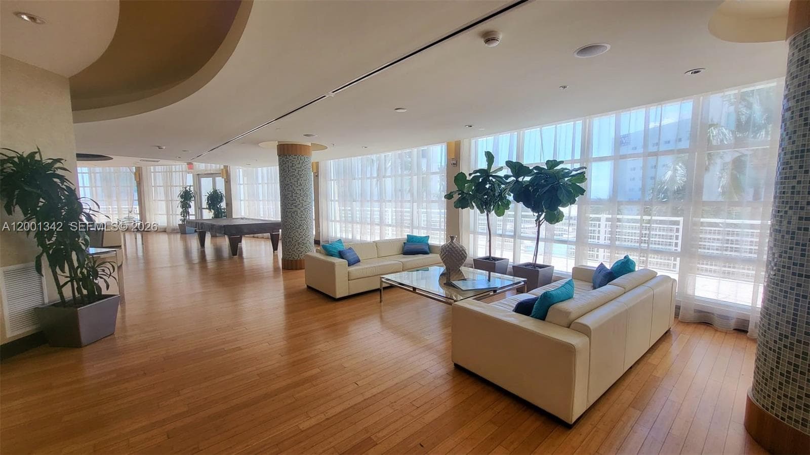 253 NE 2nd St # 1004, Miami FL 33132 — 22