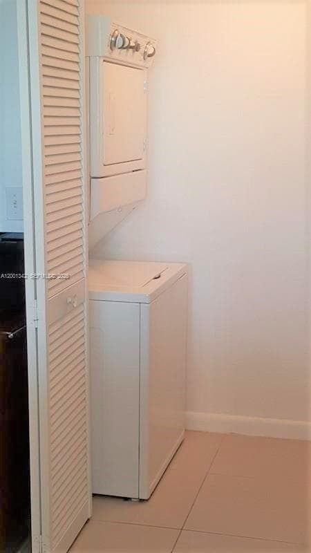 253 NE 2nd St # 1004, Miami FL 33132 — 18