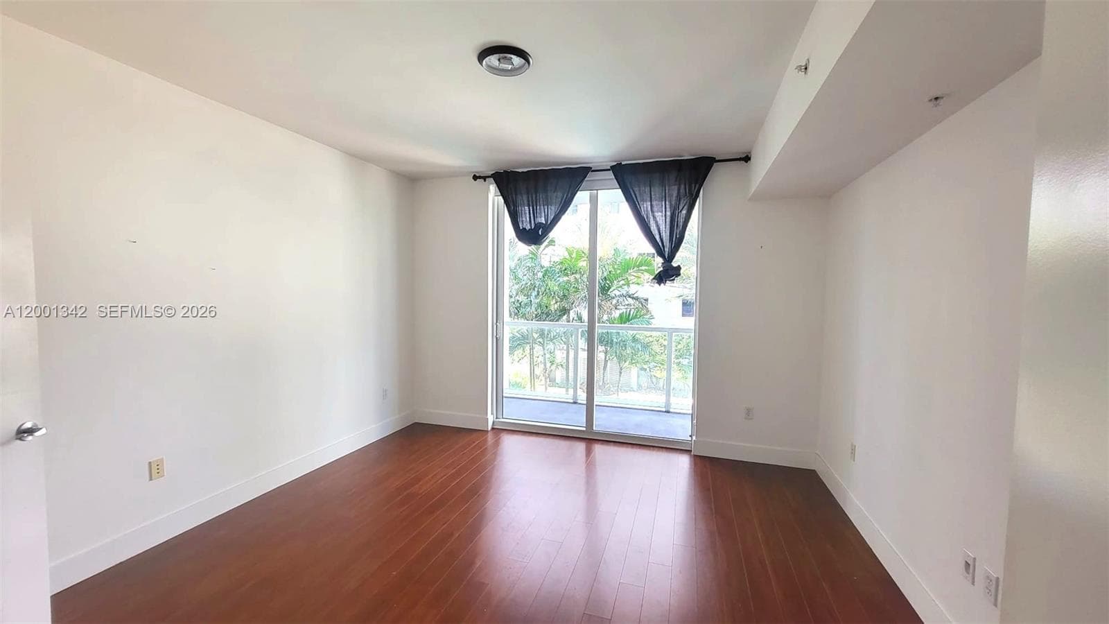 253 NE 2nd St # 1004, Miami FL 33132 — 11