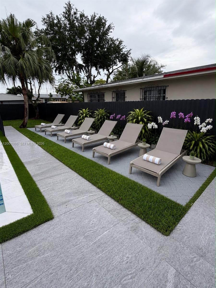 10460 SW 26th Ter, Miami FL 33165 — 27