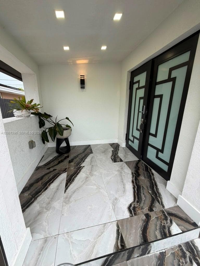 10460 SW 26th Ter, Miami FL 33165 — 2