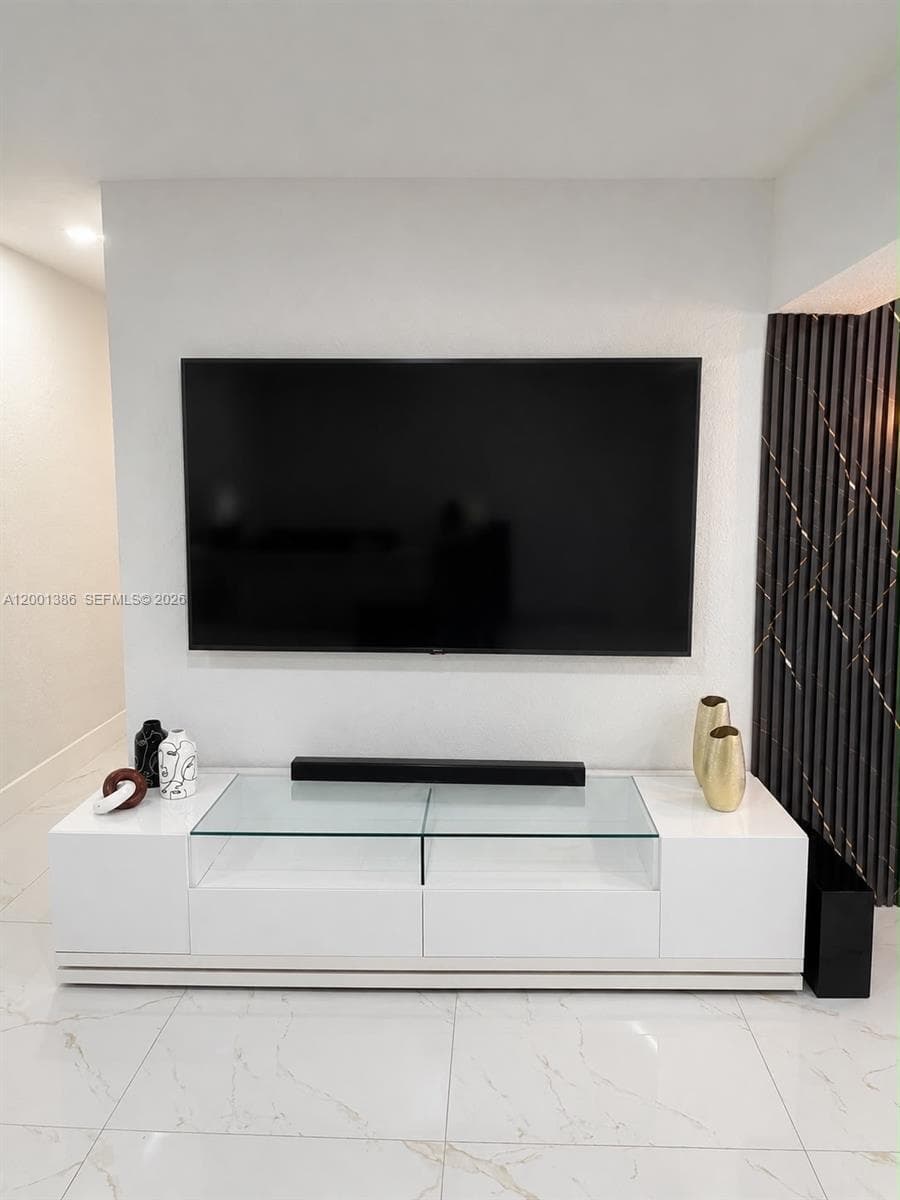 10460 SW 26th Ter, Miami FL 33165 — 7