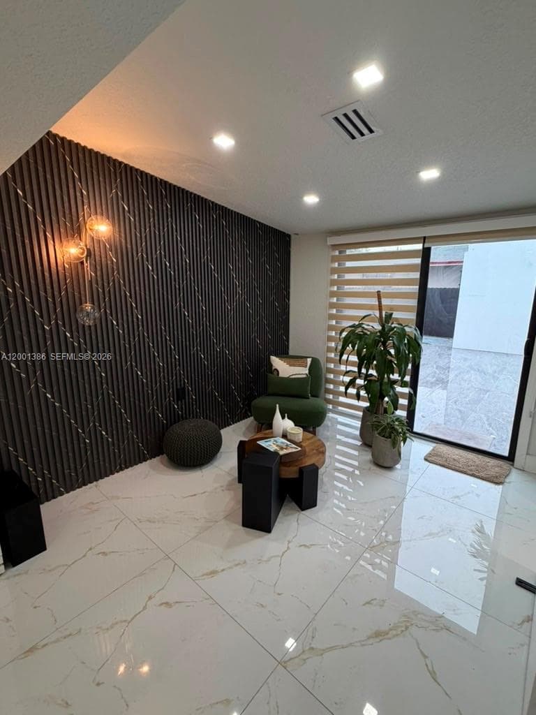 10460 SW 26th Ter, Miami FL 33165 — 8