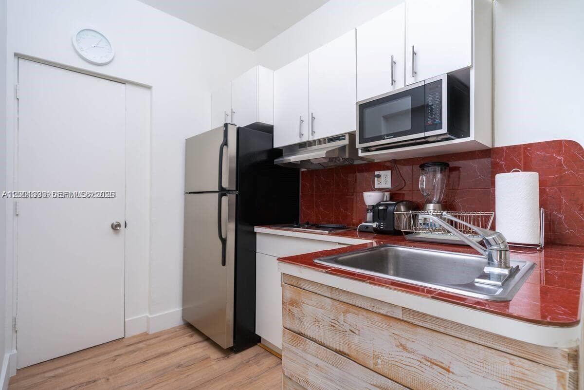 227 1st St # 7, Miami Beach FL 33139 — 9