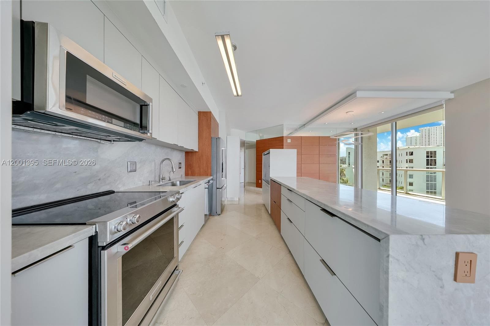 3131 NE 188th St # 808, Aventura FL 33180 — 3