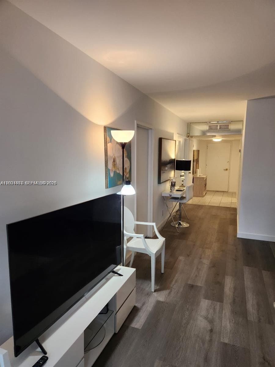 5700 Collins Ave # 4N, Miami Beach FL 33140 — 11