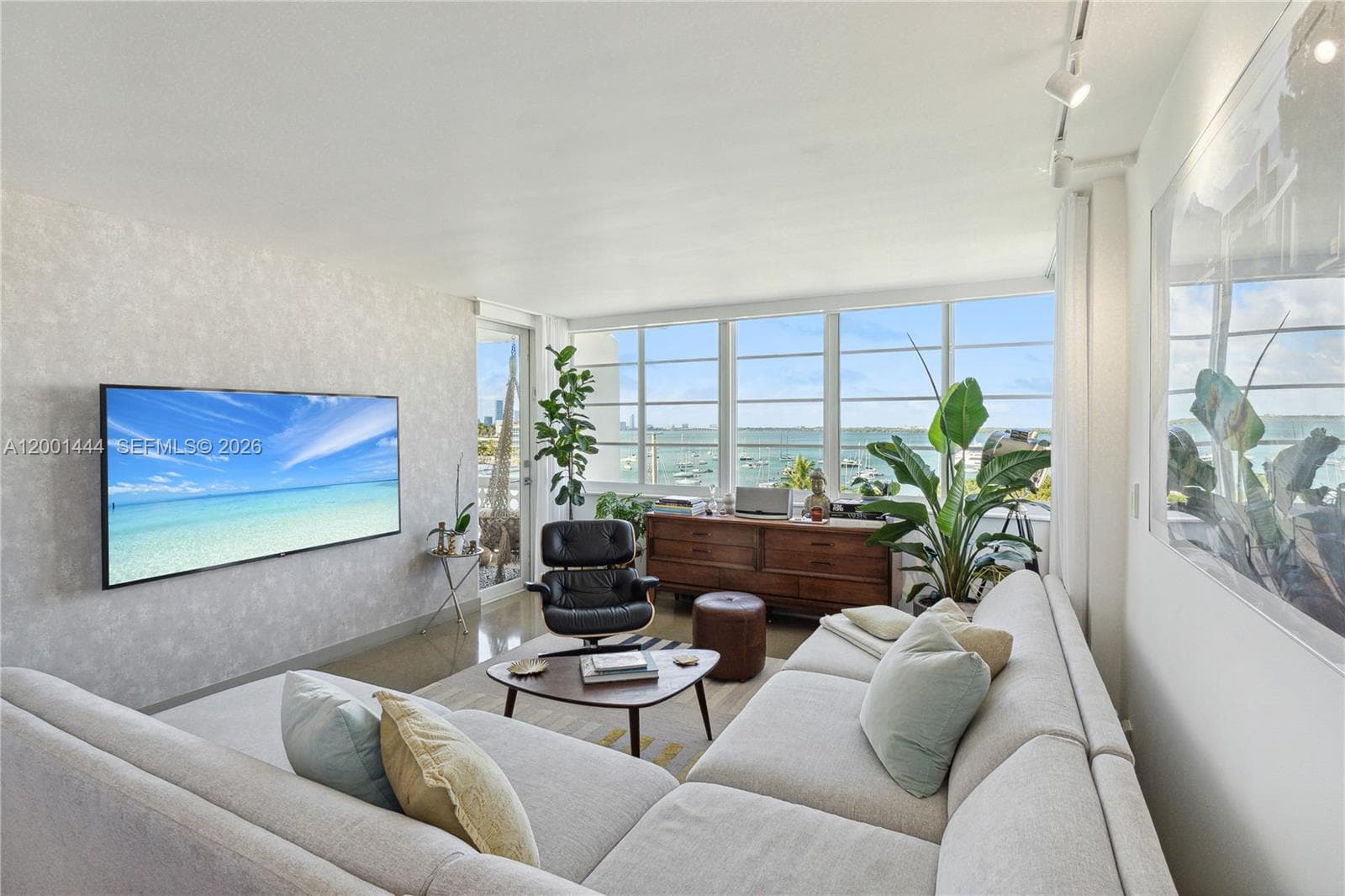 1670 lincoln Ct, Miami Beach FL 33139 — 1