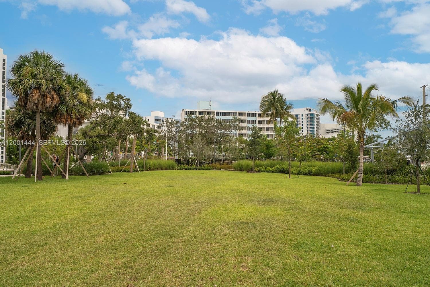 1670 lincoln Ct, Miami Beach FL 33139 — 15