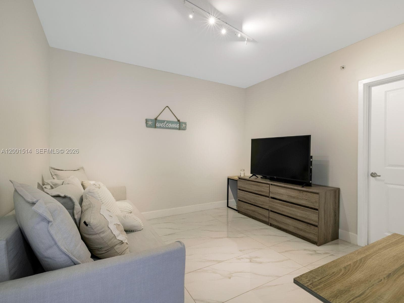 400 Sunny Isles Blvd # 1416, Sunny Isles Beach FL 33160 — 21