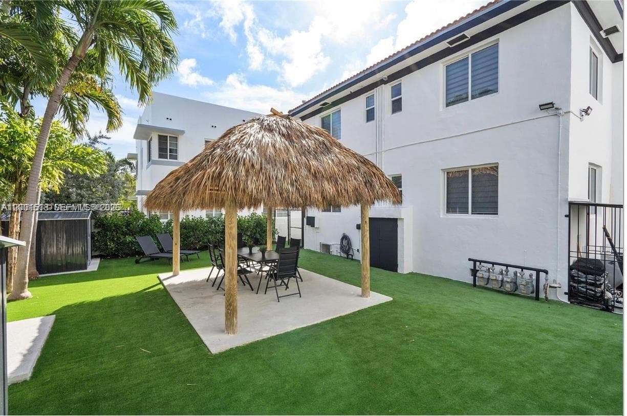 817 W 39th St # 2, Miami Beach FL 33140 — 4