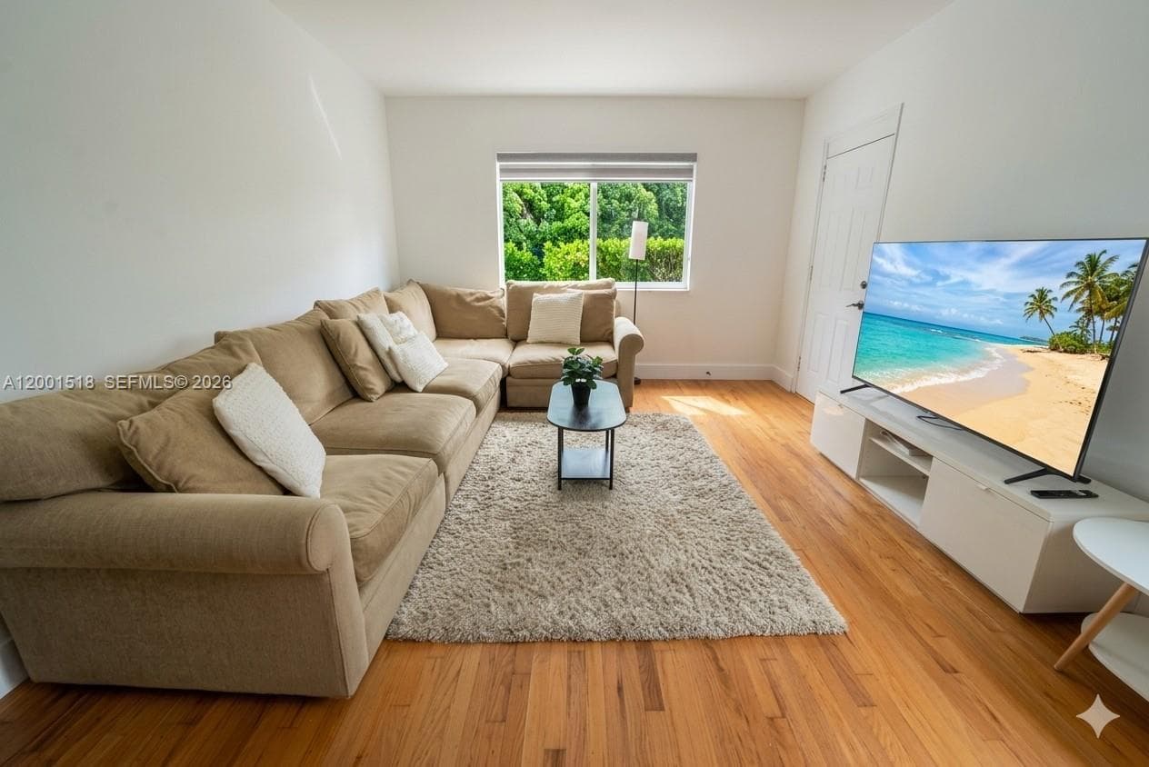 817 W 39th St # 2, Miami Beach FL 33140 — 8