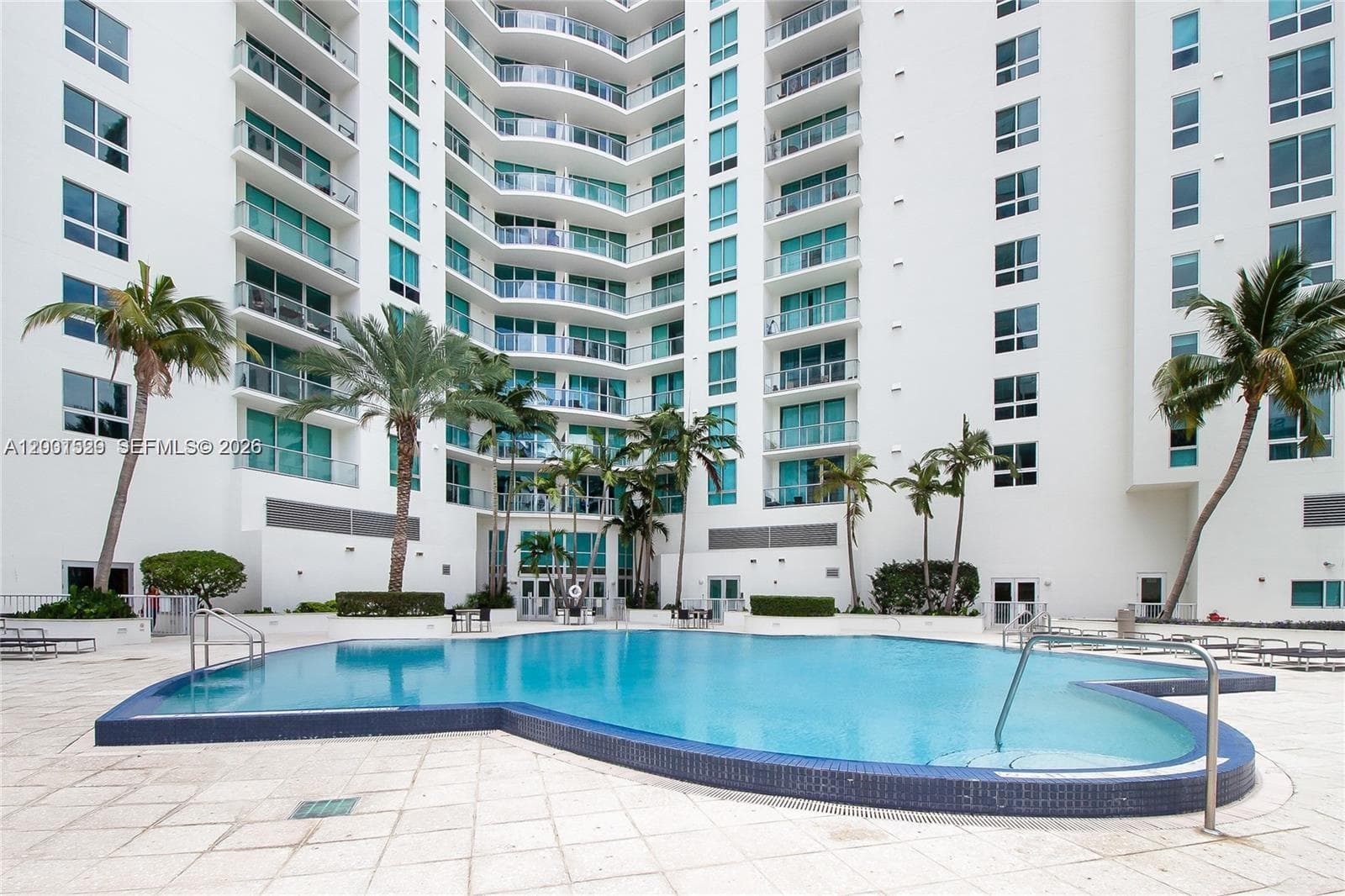 300 S Biscayne Blvd # 2416, Miami FL 33131 — 23