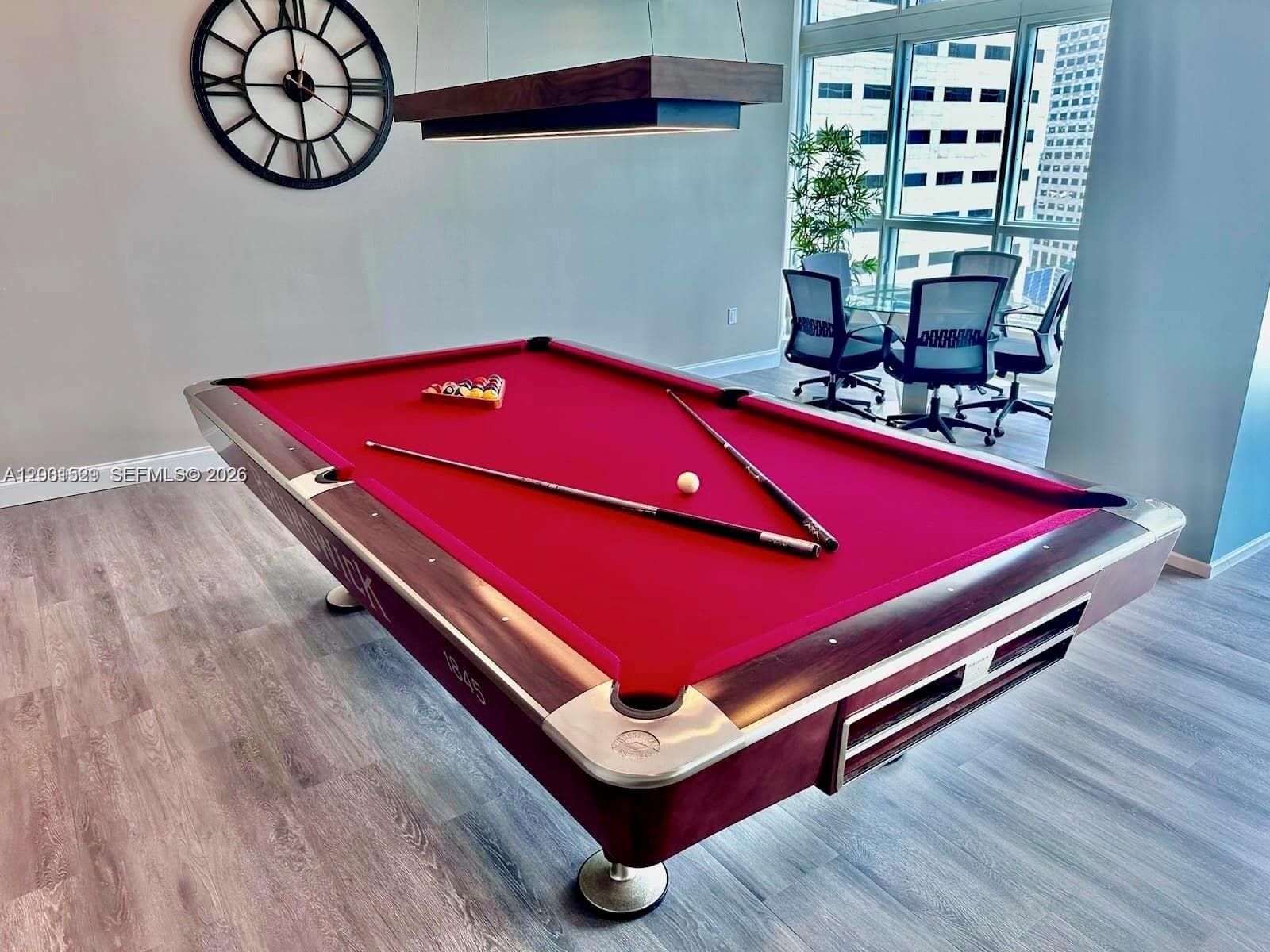 300 S Biscayne Blvd # 2416, Miami FL 33131 — 27