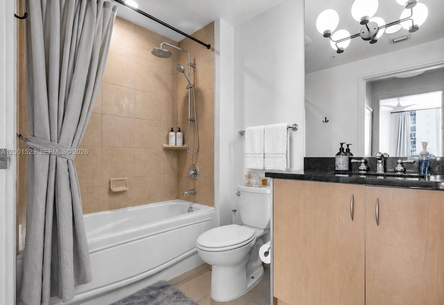 300 S Biscayne Blvd # 2416, Miami FL 33131 — 13