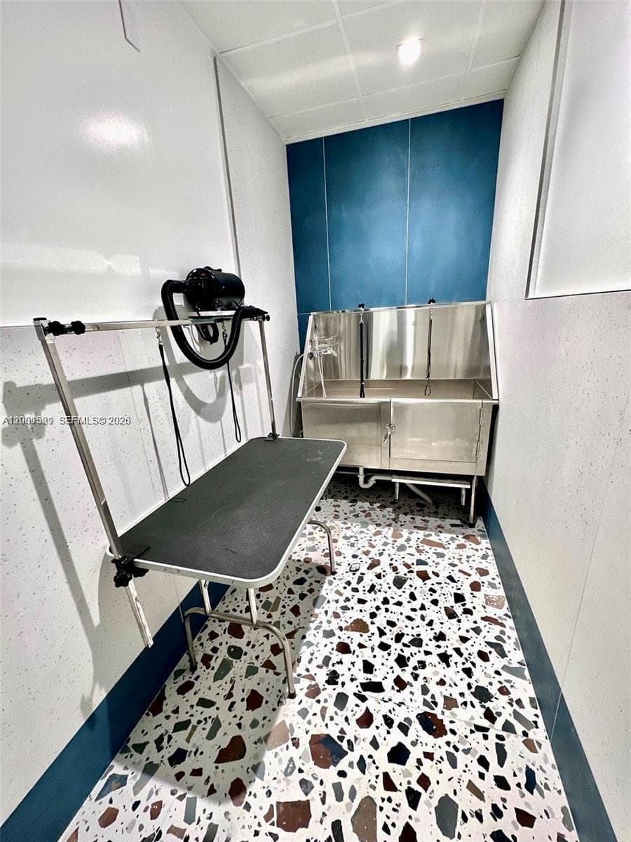 300 S Biscayne Blvd # 2416, Miami FL 33131 — 28