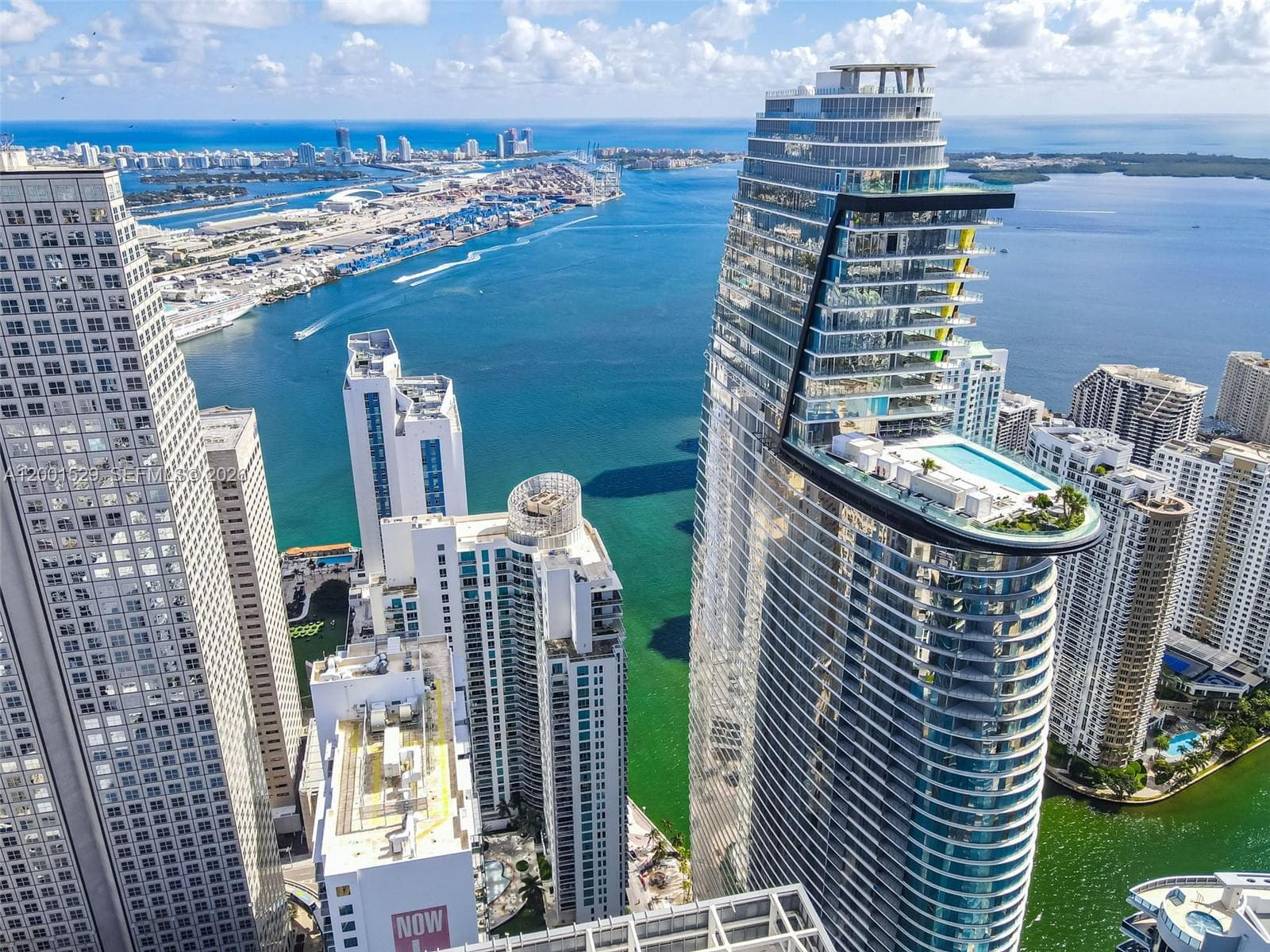 300 S Biscayne Blvd # 2416, Miami FL 33131 — 20