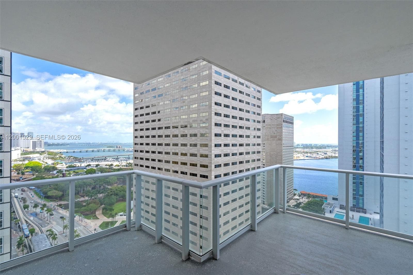 300 S Biscayne Blvd # 2416, Miami FL 33131 — 15