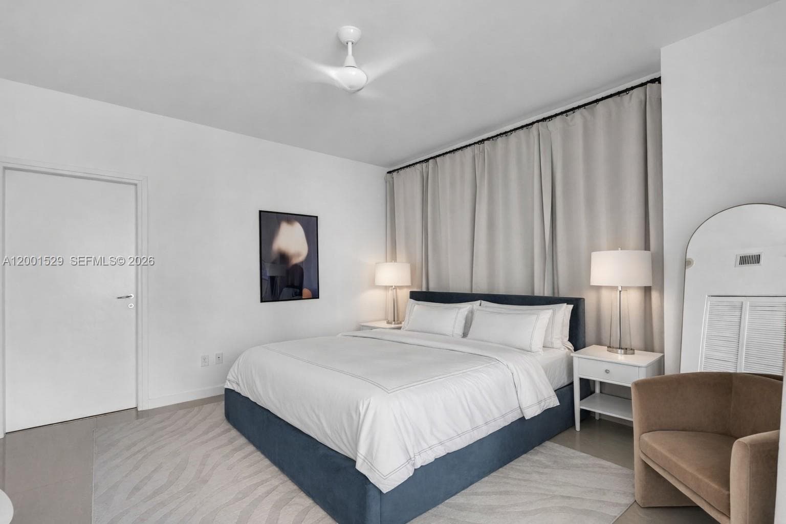 300 S Biscayne Blvd # 2416, Miami FL 33131 — 11