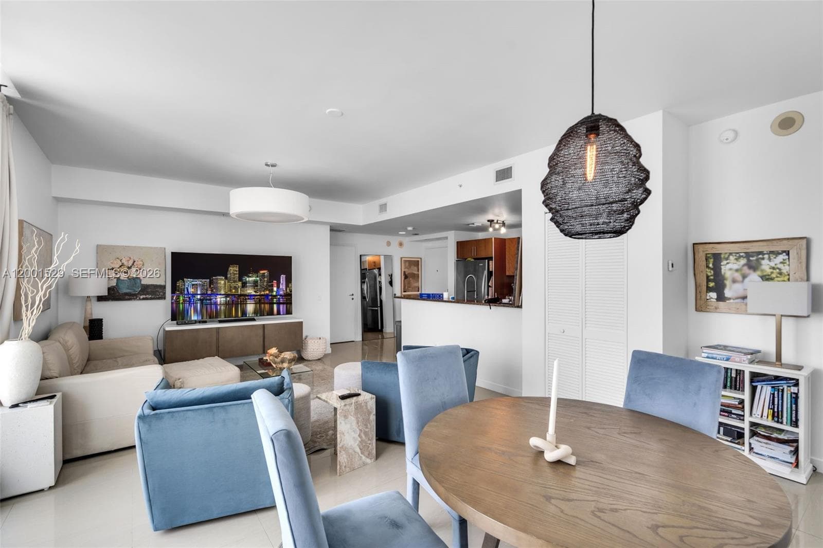 300 S Biscayne Blvd # 2416, Miami FL 33131 — 8