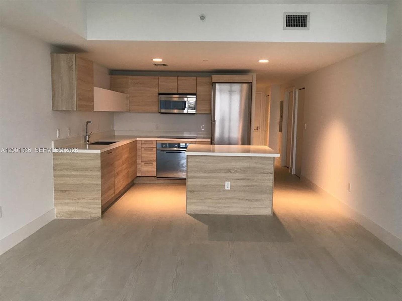 16385 Biscayne Blvd. # 1902, North Miami Beach FL 33160 — 2