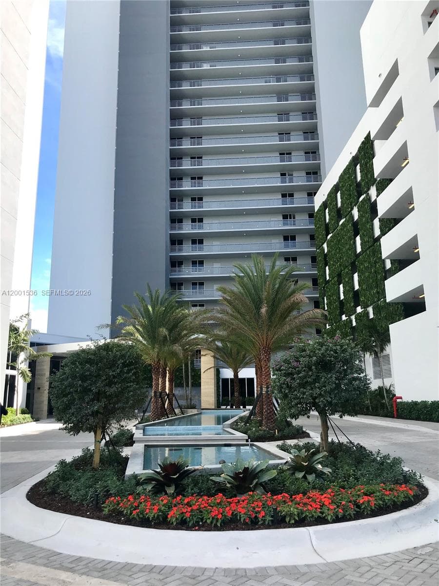 16385 Biscayne Blvd. # 1902, North Miami Beach FL 33160 — 10