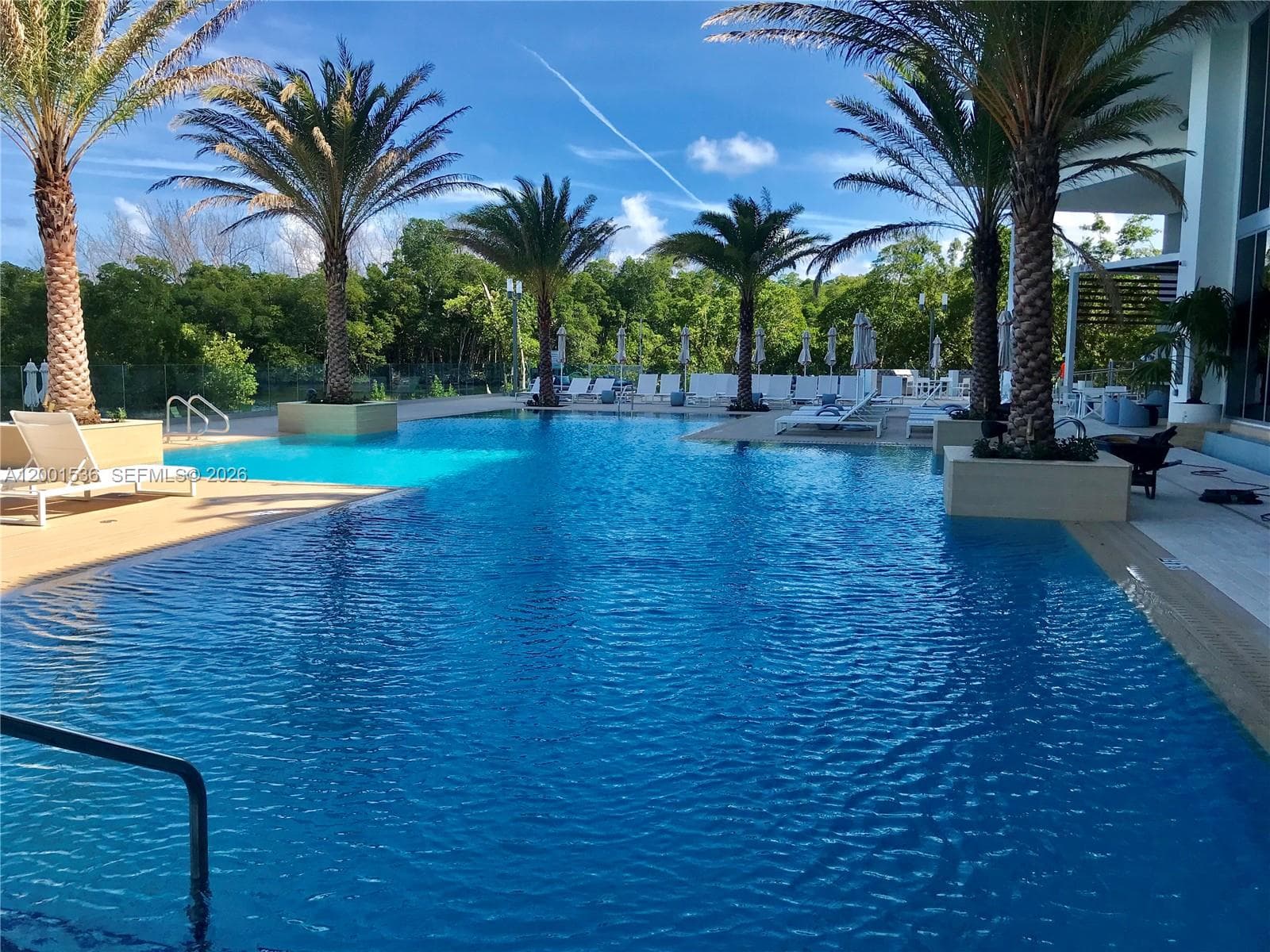 16385 Biscayne Blvd. # 1902, North Miami Beach FL 33160 — 15