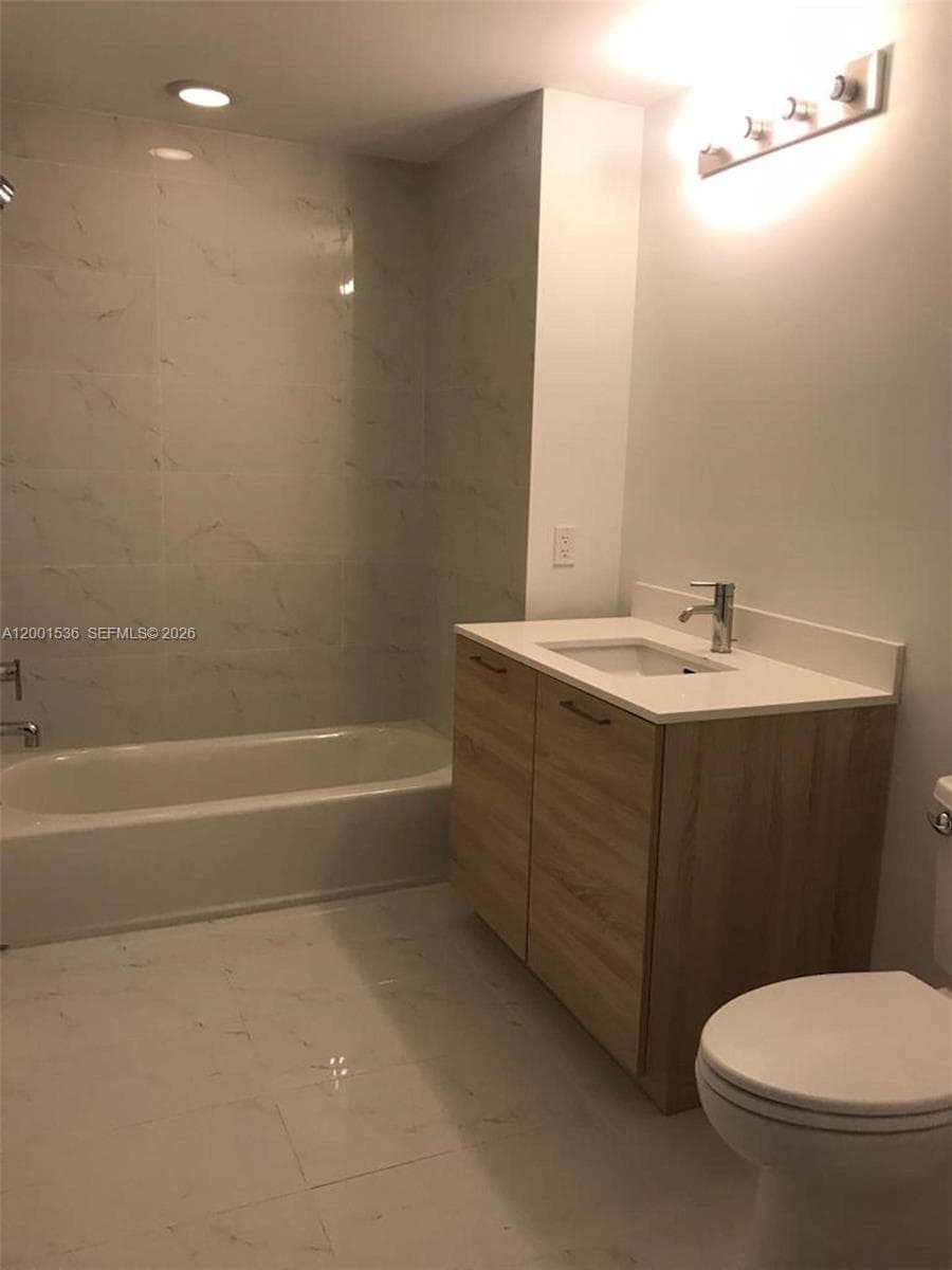 16385 Biscayne Blvd. # 1902, North Miami Beach FL 33160 — 4