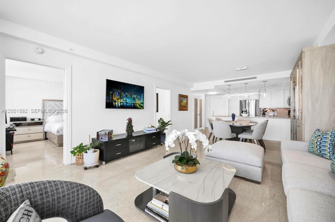 5601 Collins Ave # 903, Miami Beach FL 33140 — 6