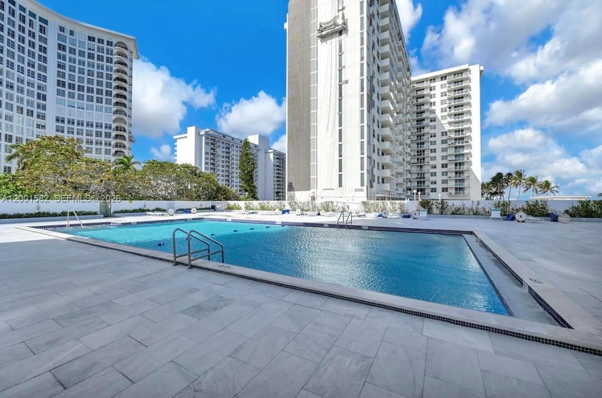 5601 Collins Ave # 903, Miami Beach FL 33140 — 17