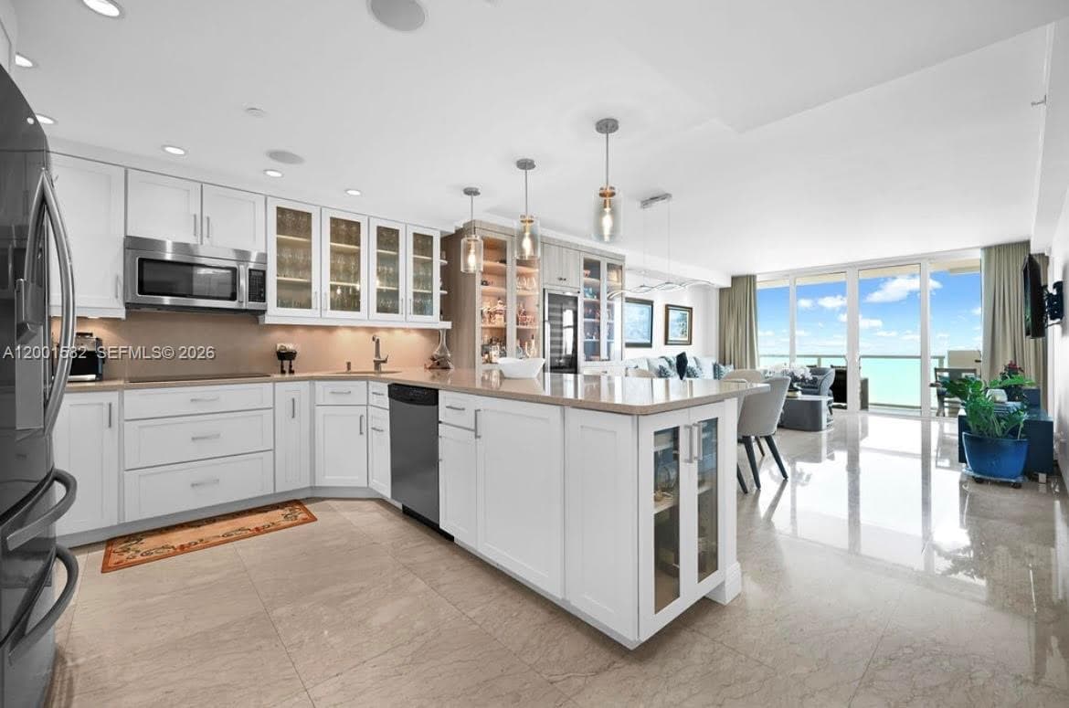 5601 Collins Ave # 903, Miami Beach FL 33140 — 1