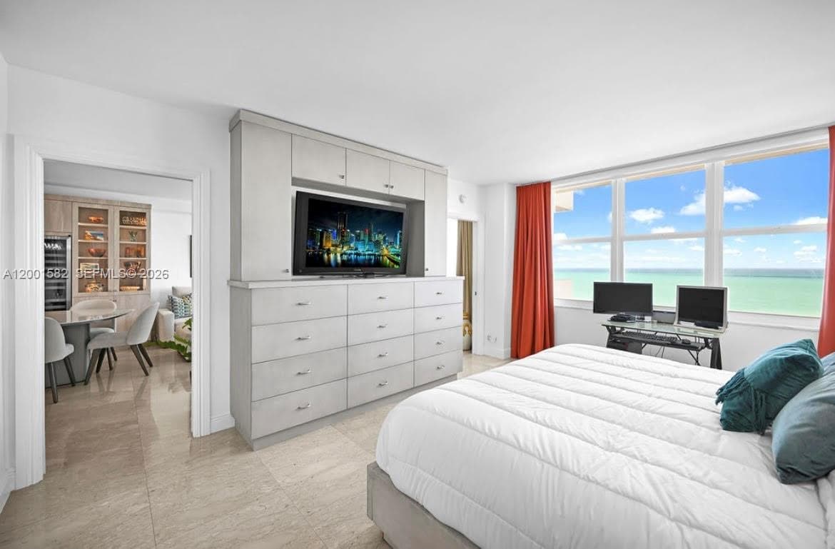 5601 Collins Ave # 903, Miami Beach FL 33140 — 11