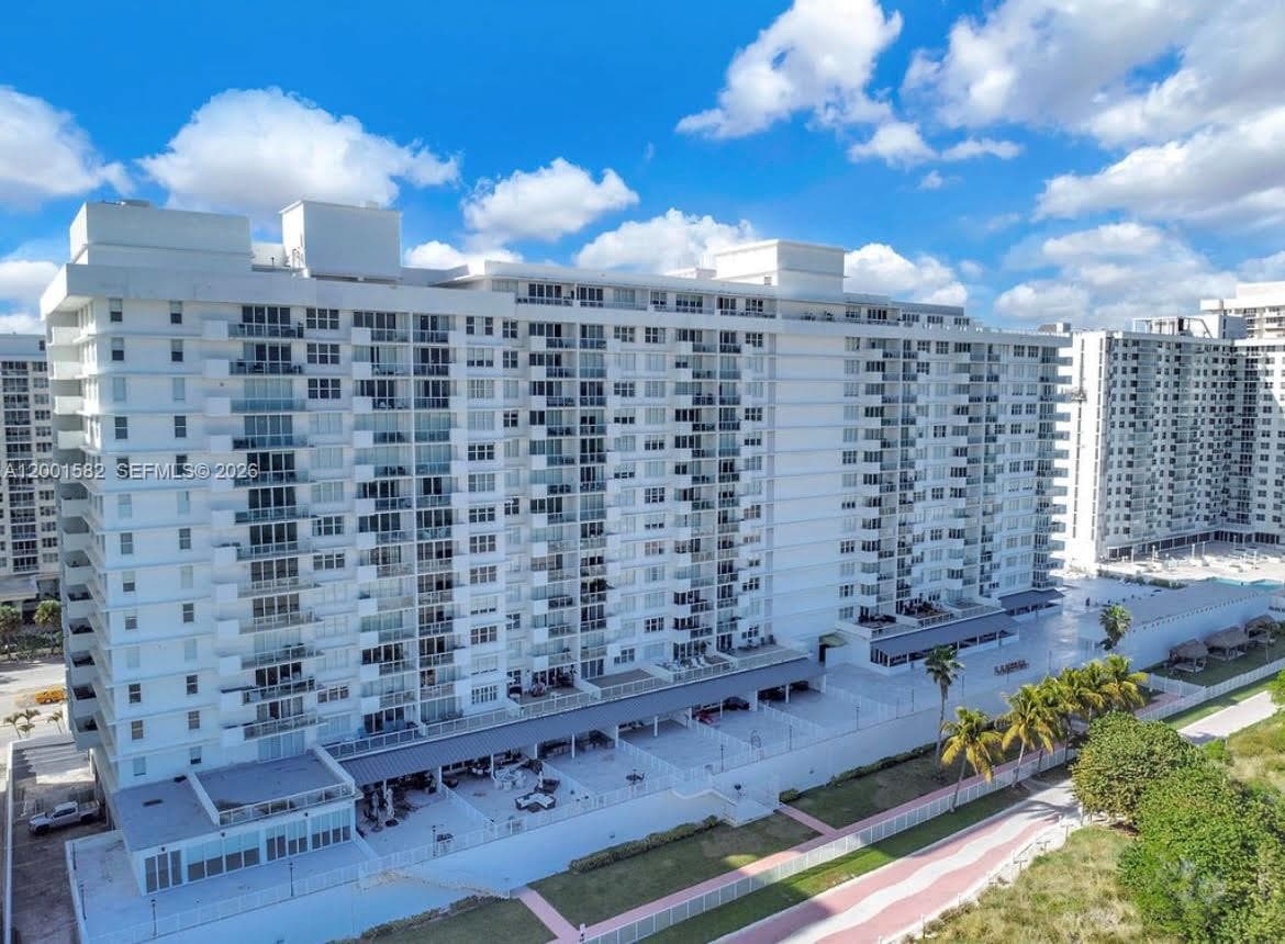 5601 Collins Ave # 903, Miami Beach FL 33140 — 19