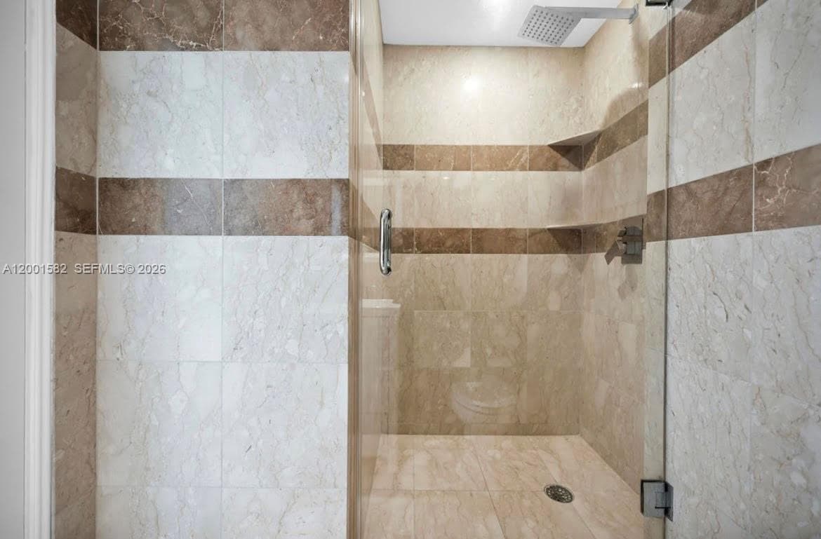 5601 Collins Ave # 903, Miami Beach FL 33140 — 8