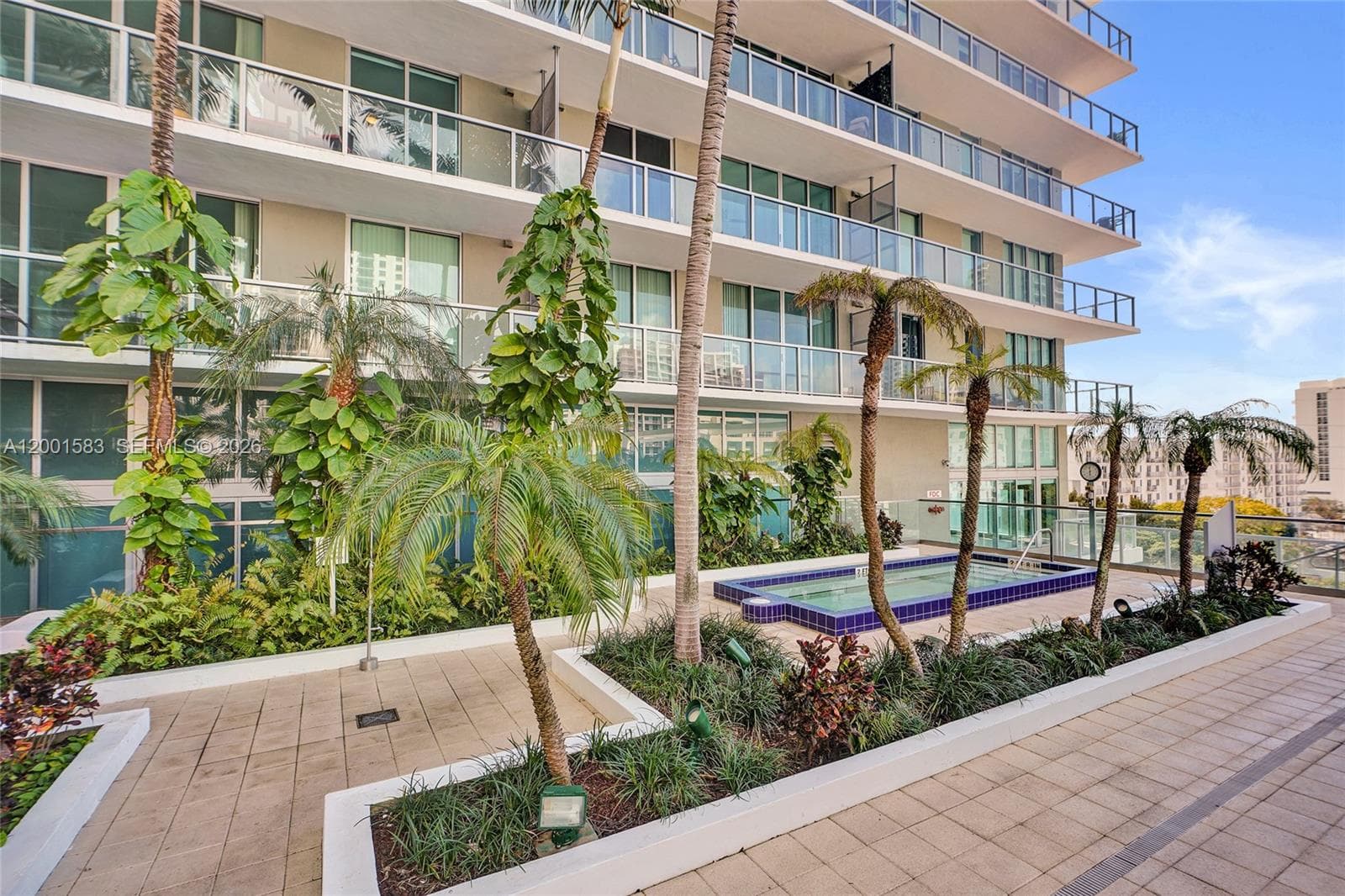 1111 SW 1st Ave, Miami FL 33130 — 33