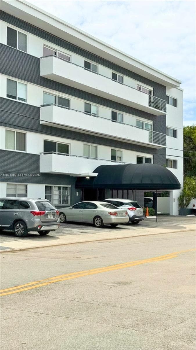 1880 S Treasure Dr # 3A, North Bay Village FL 33141 — 23