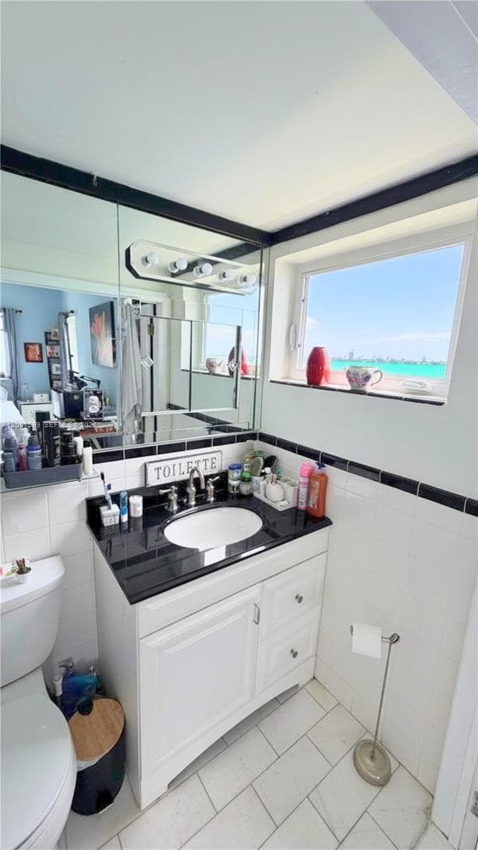 1880 S Treasure Dr # 3A, North Bay Village FL 33141 — 5