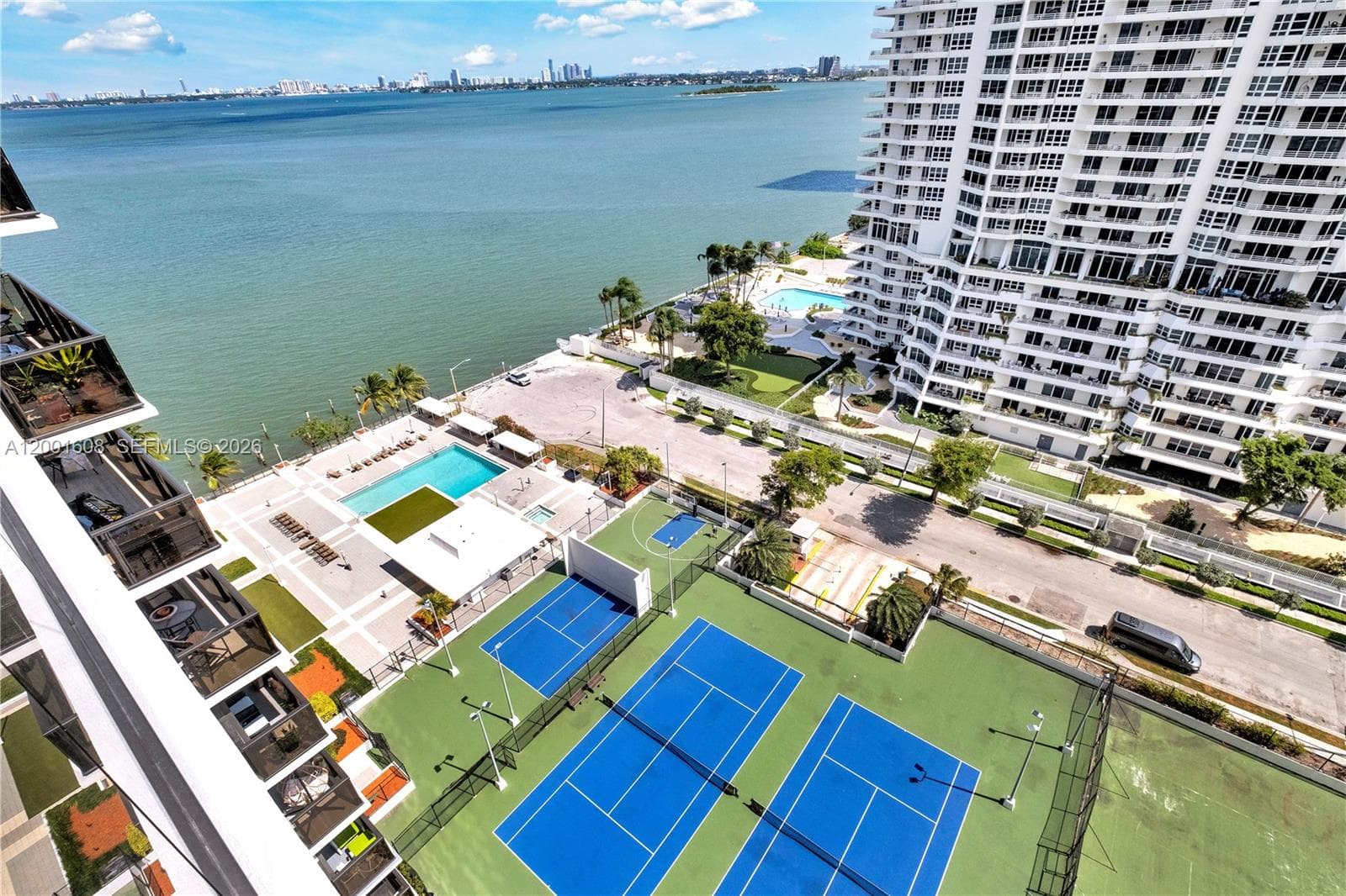 600 NE 36th St # 1220, Miami FL 33137 — 36