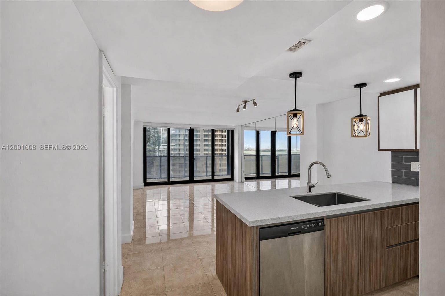 600 NE 36th St # 1220, Miami FL 33137 — 21