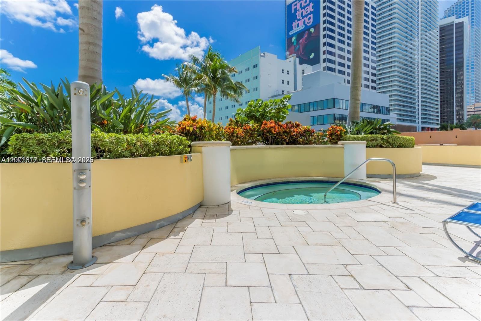 253 NE 2nd St # 1608, Miami FL 33132 — 32