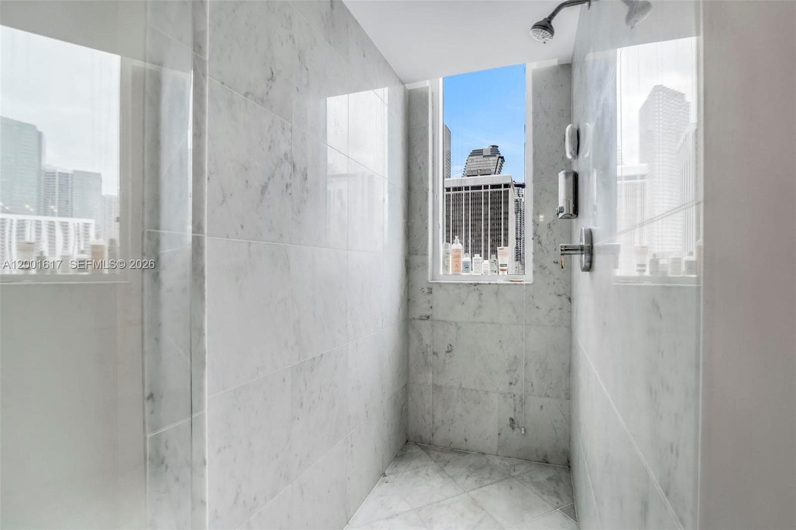 253 NE 2nd St # 1608, Miami FL 33132 — 20