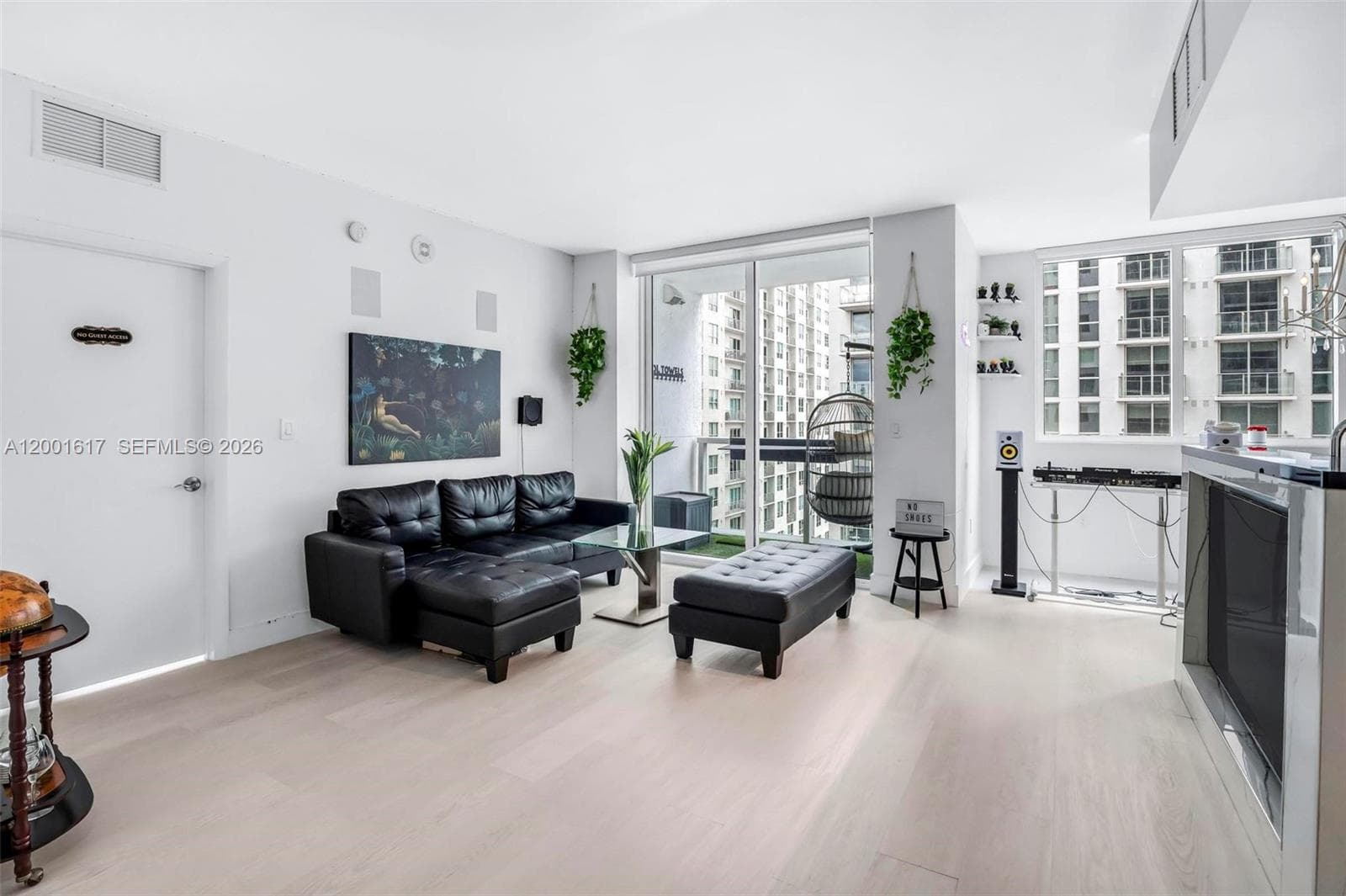 253 NE 2nd St # 1608, Miami FL 33132 — 11